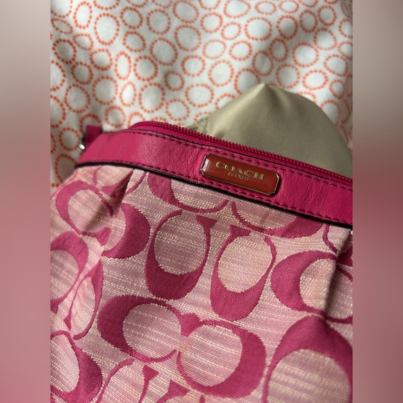 Vintage Coach Pink Wristlet Bag - Picture 9 of 11